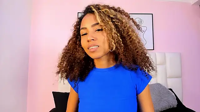 LunaBelluci's cam snapshot