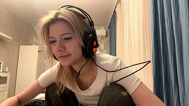 LadyFoxLove live sex cam