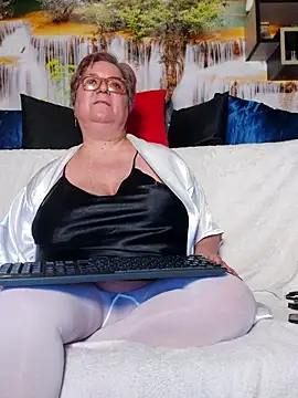 QueenPammy1 live sex cam