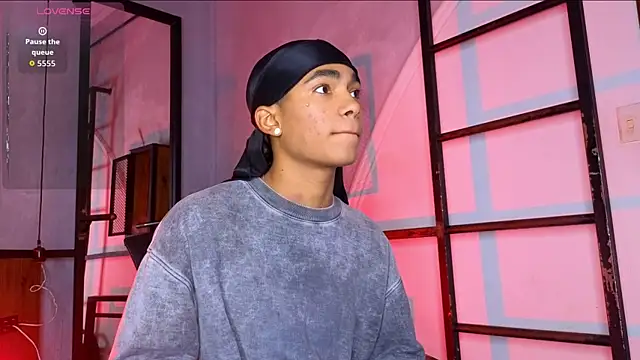 AlanCutee live sex cam