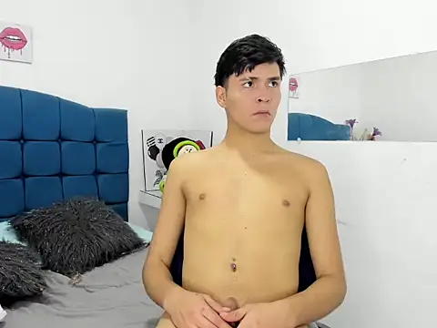 Aaron_Foxxx live sex cam