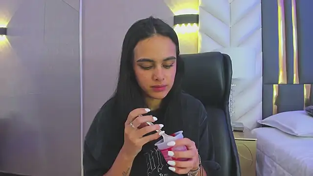 ChloeHarper_ live sex cam