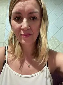 RainyAngel17's cam snapshot