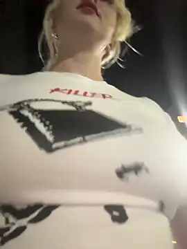 RonnieKiss live sex cam