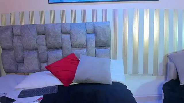 nina_glow's cam snapshot