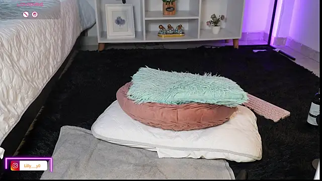 LillyDolls23 live sex cam