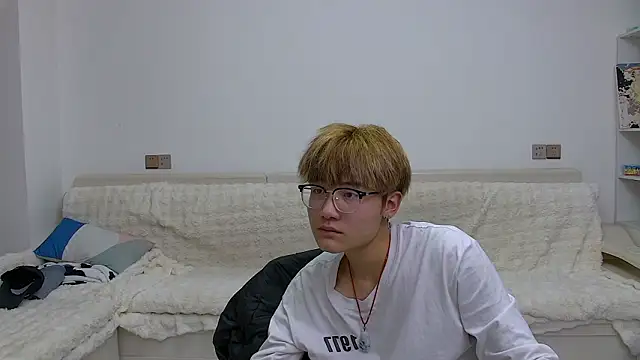 KK-cuteboy's cam snapshot