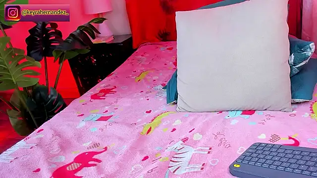 Esmeralda_h live sex cam