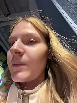 MaryHiggins live sex cam