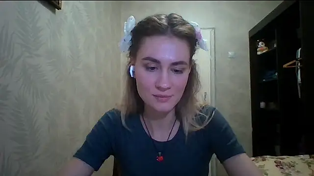 DeanneGilcher's cam snapshot