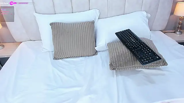 EmyWalton_'s cam snapshot