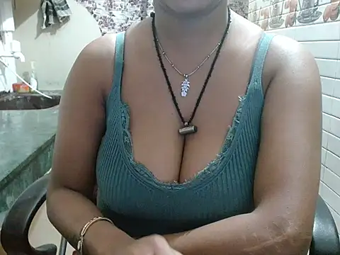 LovingPihu live sex cam