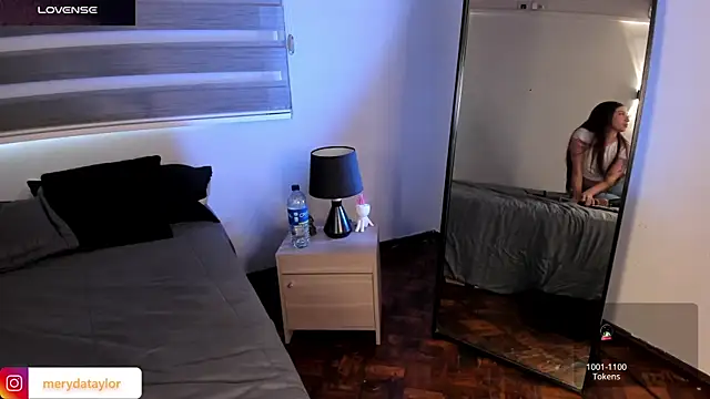 MERIDA_TAYLOR live sex cam