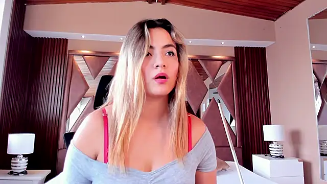 IsabellaaJoness live sex cam