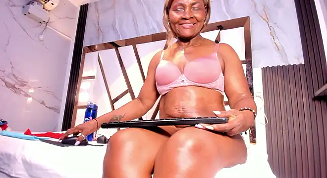 lola_hornei live sex cam