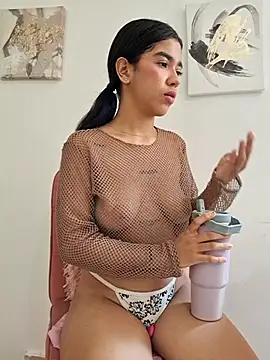 Lily_em's cam snapshot