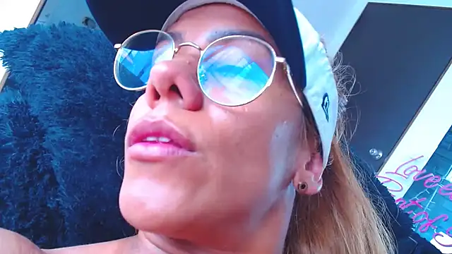 sexymusclegoddess live sex cam