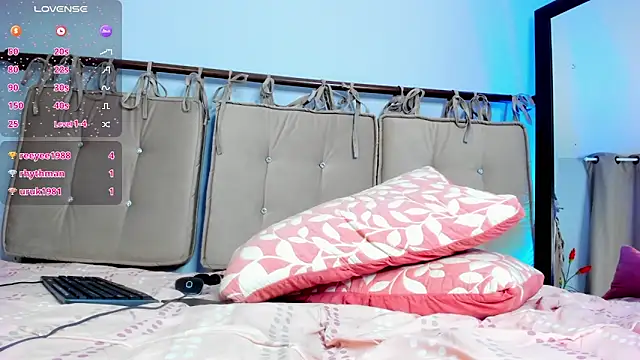 mia_wills_'s cam snapshot