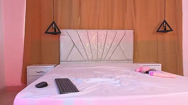 rossane_luxe's cam snapshot