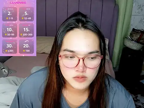 MoaningKylie live sex cam