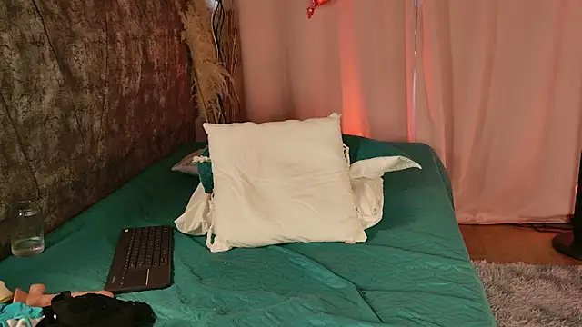 MelanyStone_'s cam snapshot