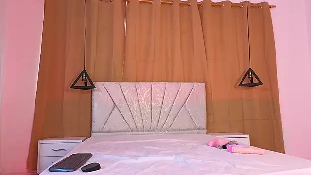 rossane_luxe's cam snapshot