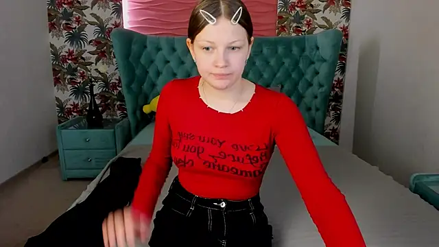 LauraBev's cam snapshot