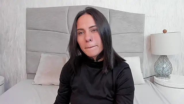 Naomii_BDSM live sex cam