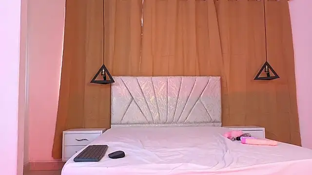 rossane_luxe's cam snapshot