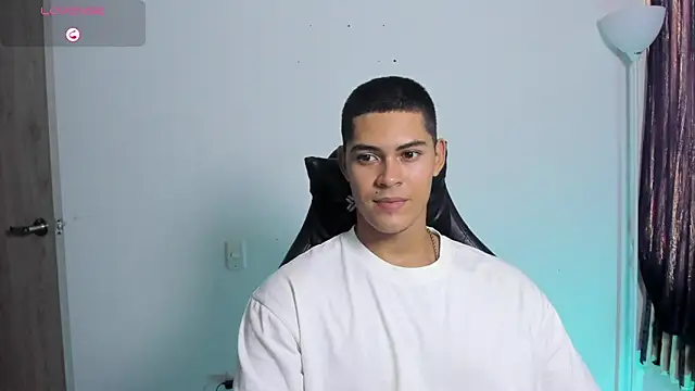 Iamdylan777 live sex cam