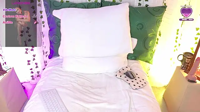 Alice-Lamore's cam snapshot