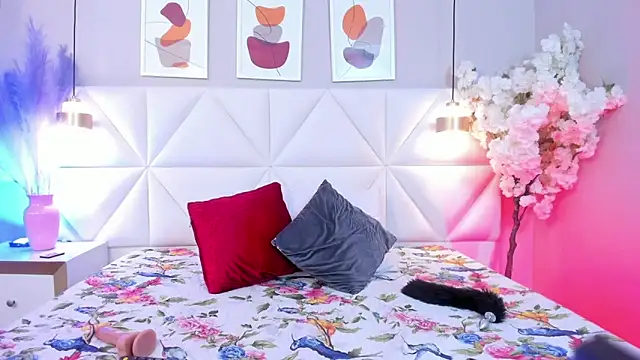 Kitty__444 live sex cam