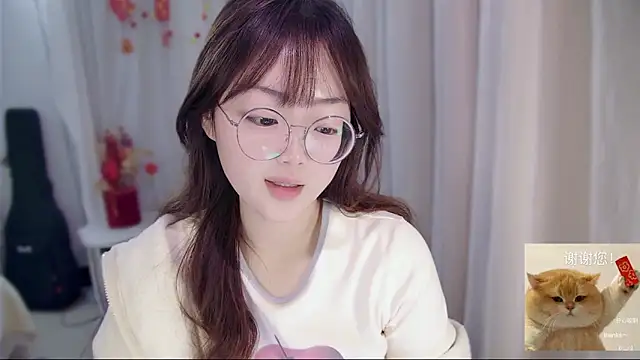YUANYUAN-A live sex cam