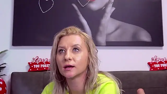 KaylinJan's cam snapshot