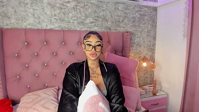 Mia_Jansen live sex cam