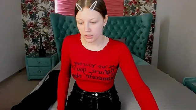 LauraBev's cam snapshot