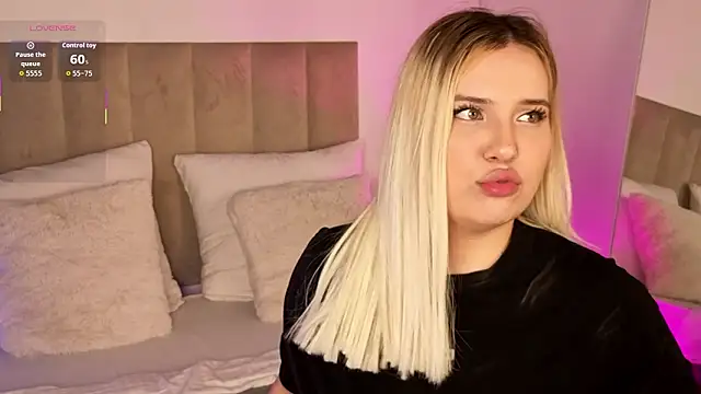 KilianaNoir live sex cam