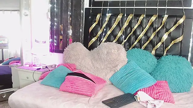 mailyn_gold's cam snapshot