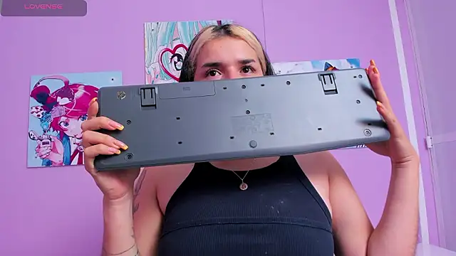 miaa_cutee2's cam snapshot