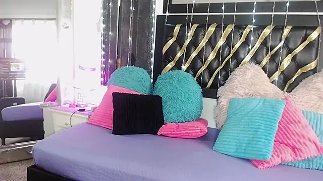 mailyn_gold's cam snapshot