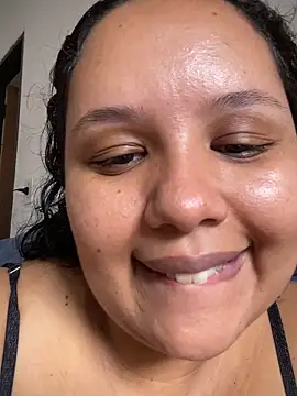 Bigostosa live sex cam