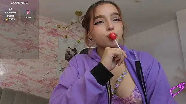 mia_foster_t's cam snapshot