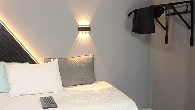 Horny_nick18 live sex cam