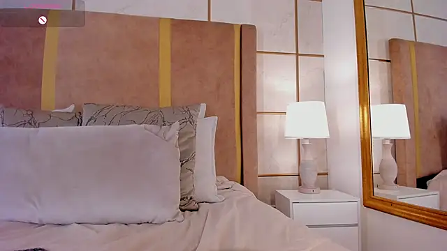 lyrabellini live sex cam