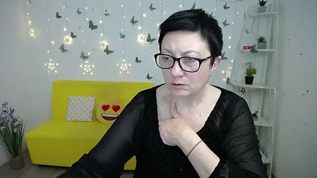 EmilyL0ve's cam snapshot