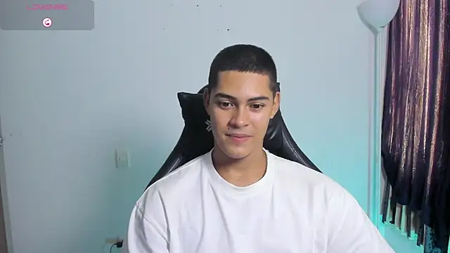 Iamdylan777 live sex cam