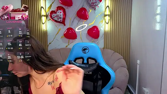 Ariana18_b's cam snapshot