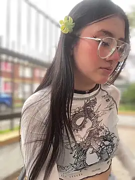 StrawberryPink_'s cam snapshot