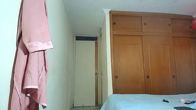 ISABEEL_SOFIA01 live sex cam