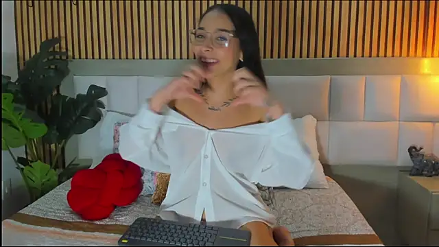 Roseaurora live sex cam